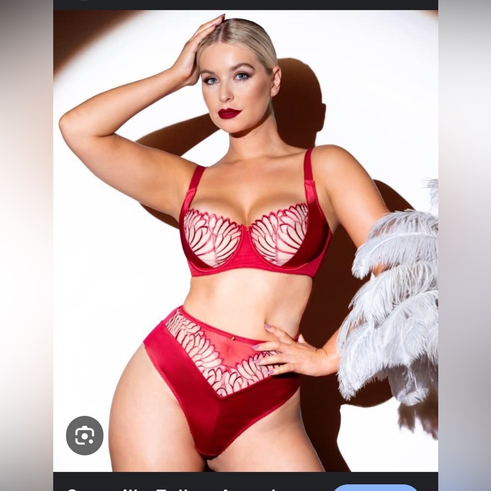 SCANTILLY Fallen Angel
Balconette bra and brief